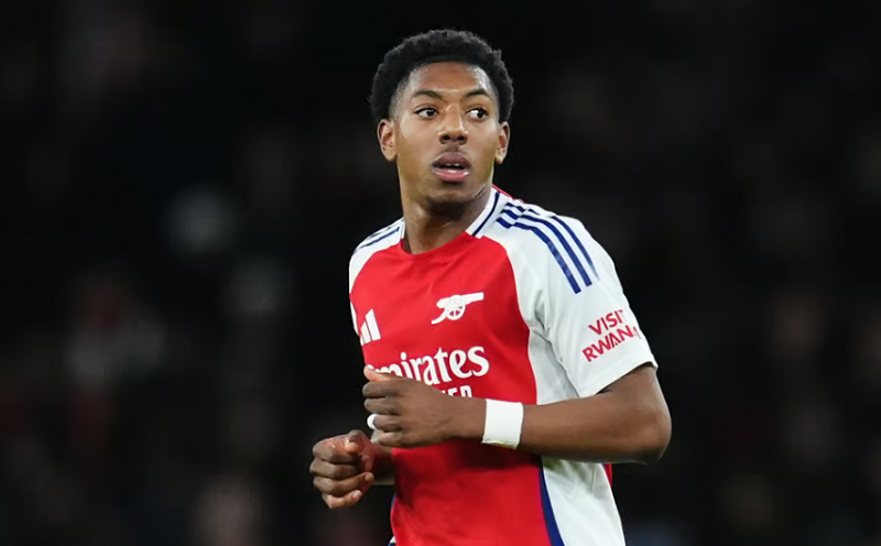 Arsenal gia hạn hợp đồng với Lewis-Skelly đến 2030