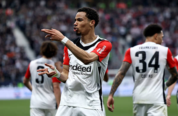 chelsea-tang-toc-quyet-chieu-mo-thanh-cong-hugo-ekitike