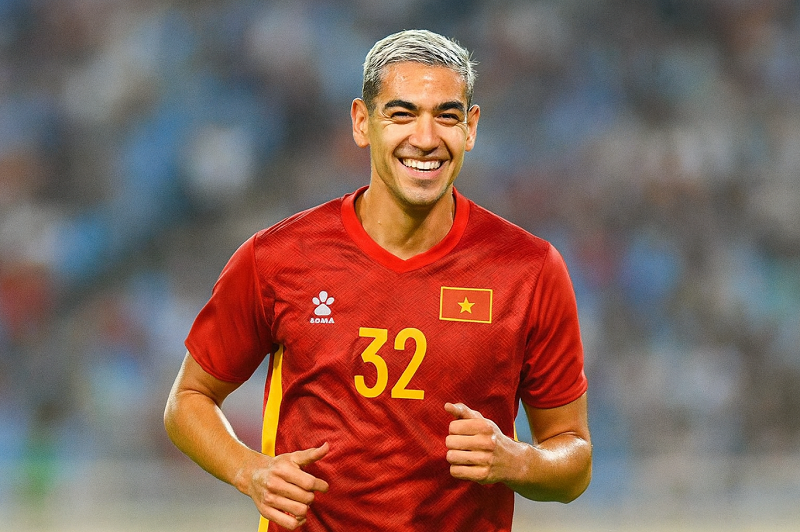 Trung vệ Brazil cao 1m95 sáng cửa thi đấu cho tuyển Việt Nam